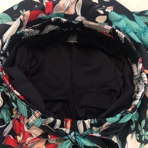 NWT St. John’s Bay Tropical Floral Skort - Picture 10 of 12